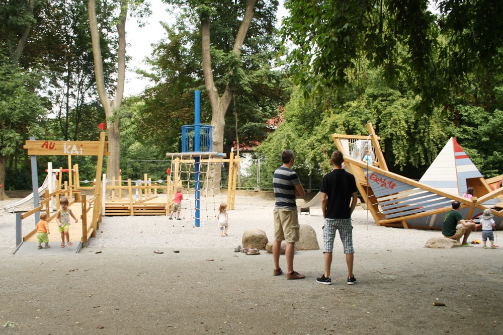 Beliebter Spielplatz am Auensee. Foto: Ralf Julke