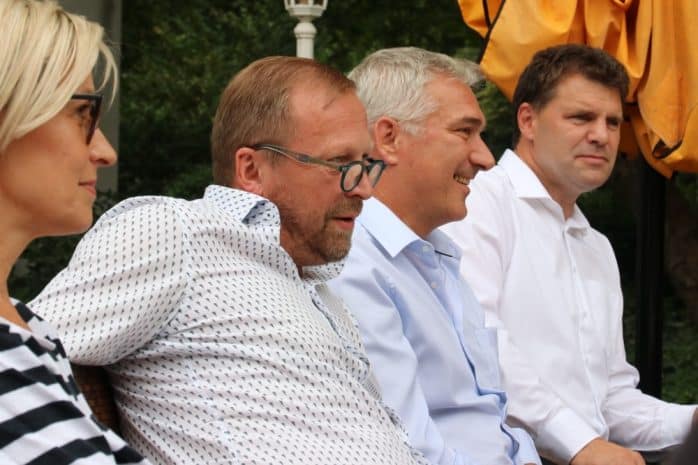 Sponsoren, die Kinderstiftung gemeinsam mit den Johannitern im 5. Jahr des Beneflitz - Alexander Malios (2. v.r.) beim Pressegespräch. Foto: L-IZ.de