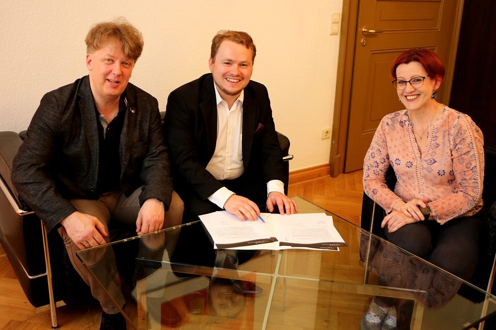 Prof. Matthias Foremny, Benjamin Huth, Gabriele Hegner (v.l.n.r.). Foto: Stefanie Schennerlein