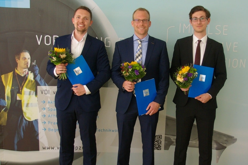Die diesjährigen Preisträger des VDI-Förderpreises, die HTWK-Absolventen Philipp Sieder, Carsten Hempel, Martin Feldmann (v.l.n.r.). Foto: VDI Bezirksverein Leipzig