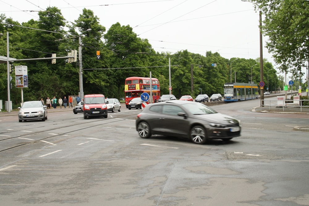 Ecke Jahnallee / Bowmannstraße mit Blickrichtung Cottaweg. Foto: Ralf Julke