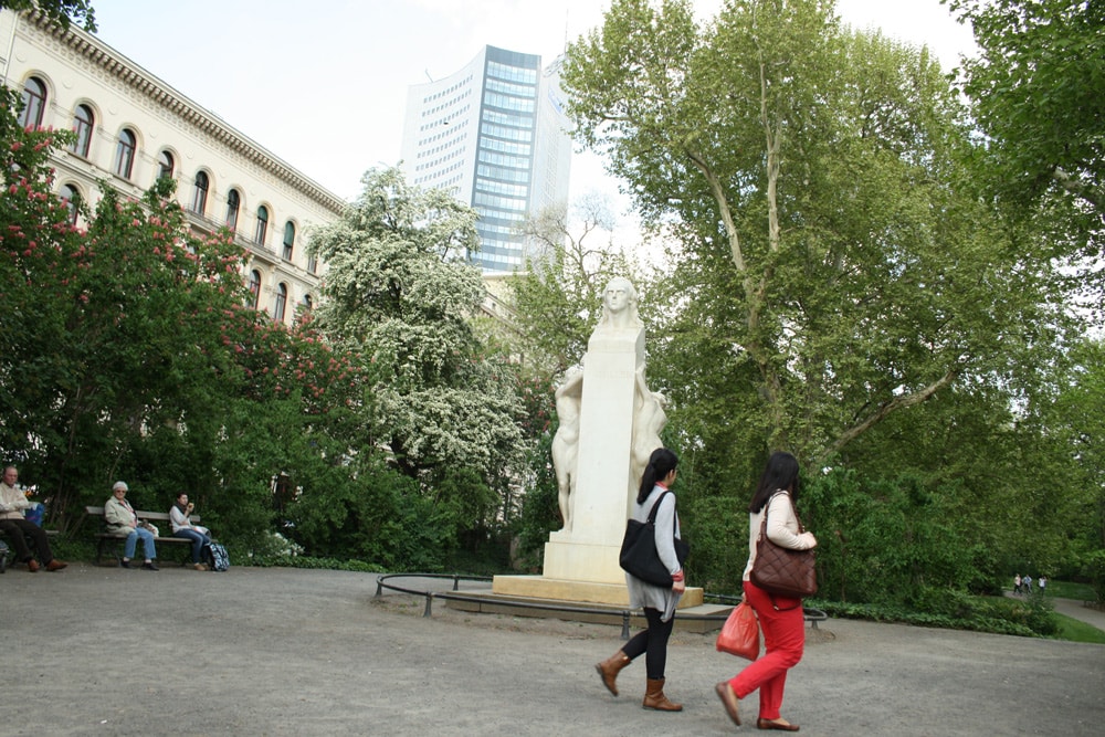 Das beliebte Schillerdenkmal in der Lenné-Anlage. Archivfoto: Ralf Julke
