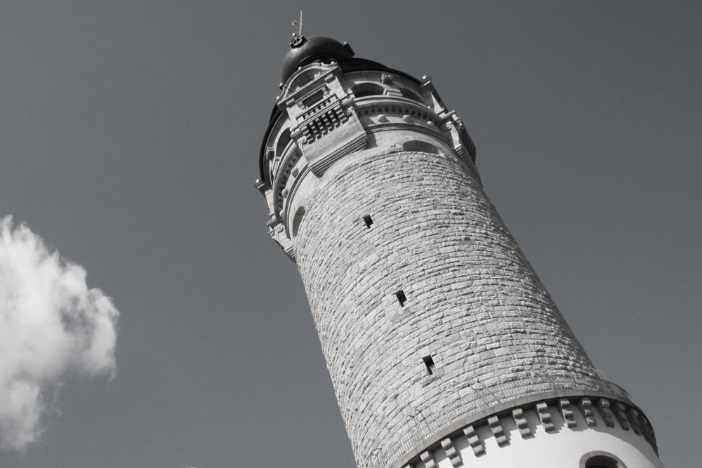 Beliebtes Machtsymbol: der Trutzturm. Foto: Ralf Julke