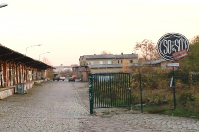 Das "So&So" rechts vom TV-Club im Hintergrund. Foto: L-IZ.de