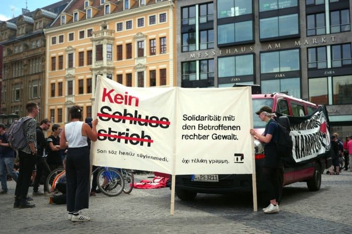 Kein Schlussstrich war das Motto eines deutschlandweiten Aktionstages zur Urteilsverkündung in München. Foto: Luca Kunze