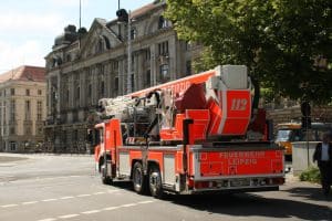 Meist mit Beifahrer unterwegs: Leipzigs Feuerwehrfahrzeuge. Foto: Ralf Julke