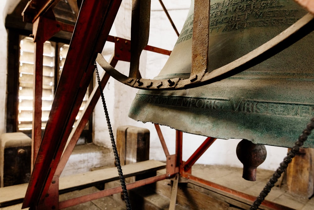Die von Jakob König 1634 gegossene Glocke im Thomas-Geläut. Foto: Thomaskirche – Bach e.V., Michael Bader