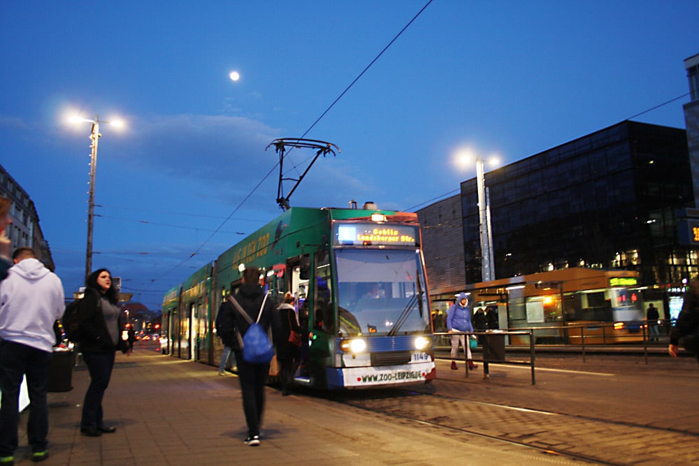 Straßenbahnhaltestelle Goerdelerring. Foto: Ralf Julke