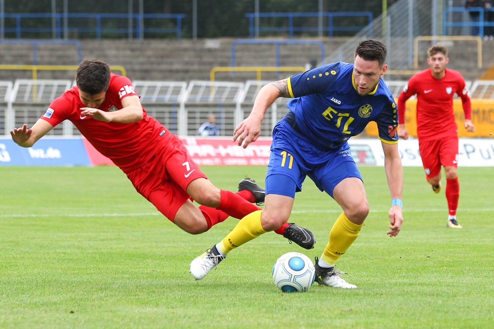 Das Tor von Ryan Malone (re.) - hier im 2017er Duell mit Viktoria Berlin - reichte nur zur Ergebniskosmetik. Foto: Jan Kaefer (Archiv)