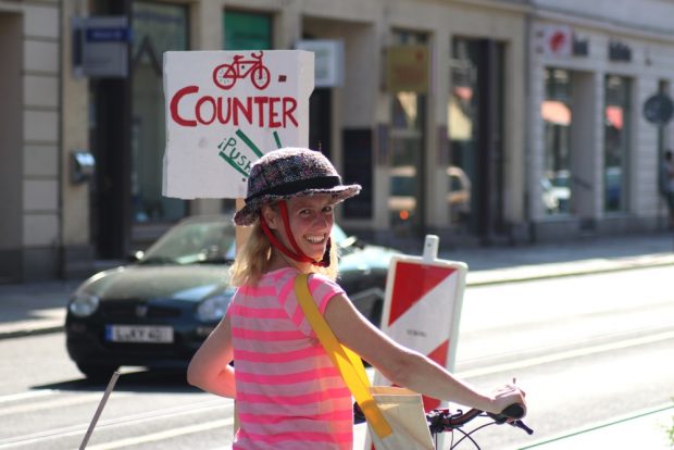 Franziska Riekewald (Linke) meistert Leipzig fast immer mit dem Rad. Foto: Michael Freitag