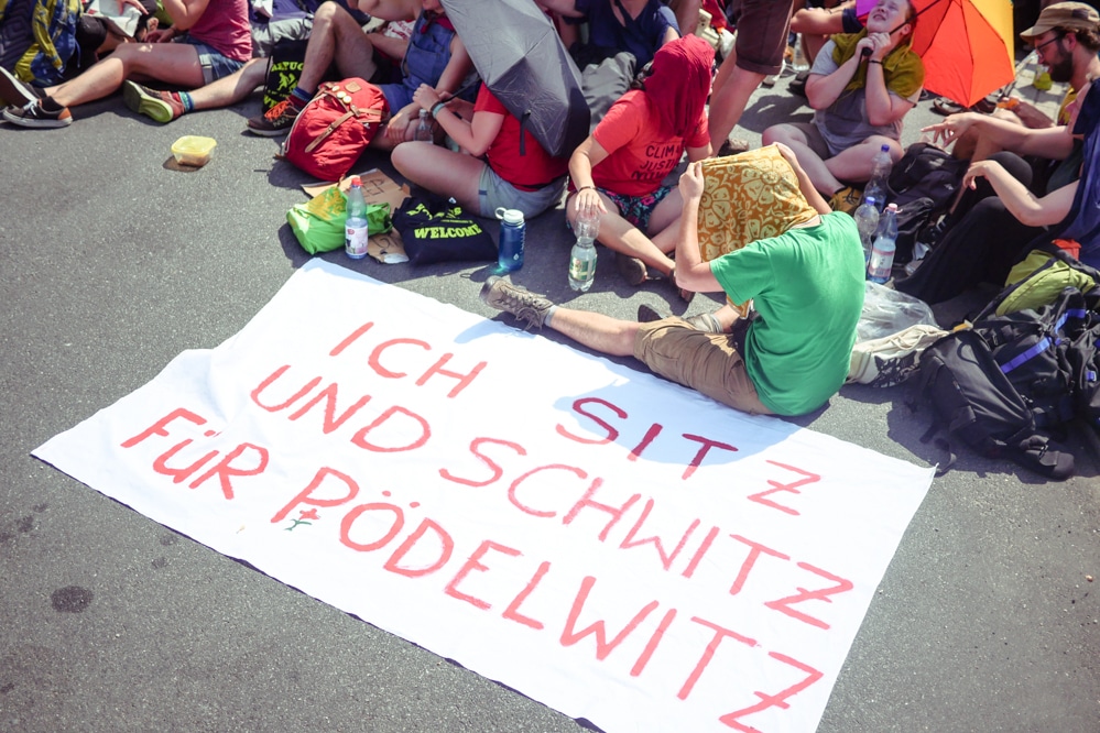 Demo am Kraftwerk Lippendorf: Kohle(er)Setzen. Foto: Luca Kunze