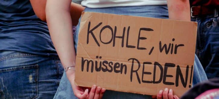 Eine Protest- und Blockadeaktion führte am Samstag, 4. August, zum Kohlekraftwerk Lippendorf. Foto: Luca Kunze