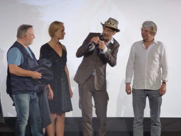 Regisseur Andreas Dresen mit den Schauspielern Alexander Scheer, Anna Unterberger und Axel Prahl (v.r.) bei der Premiere in Essen. Foto: Lucas Böhme