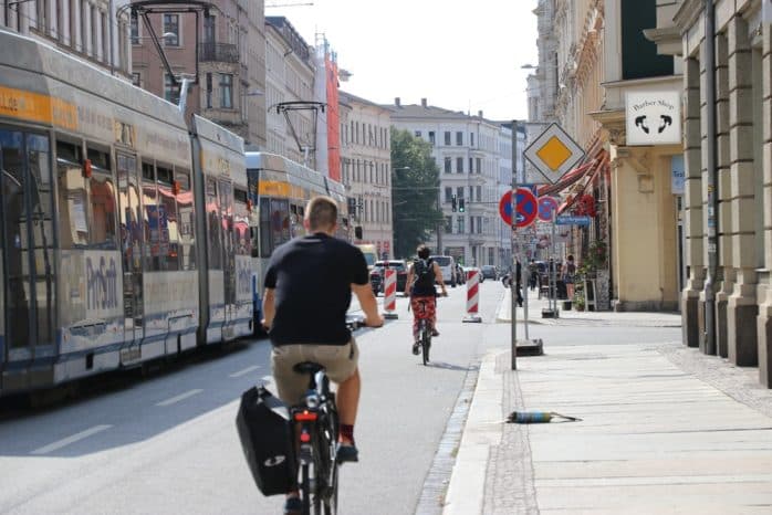 Viel Platz an der inneren Jahnallee, wenn keine Autos mehr geparkt werden dürfen. Foto: Michael Freitag