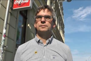 Volker Holzendorf (Grüne) hat eine Petition für sichere Radwege an der inneren Jahnallee gestartet, über 5.000 Menschen haben bereits unterschrieben. Foto: L-IZ.de/Videoscreen