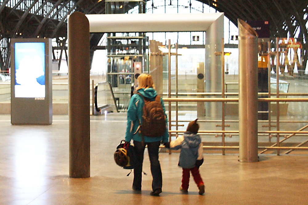 Auch junge Familien haben in der Regel kein dickes Reisebudget. Foto: Ralf Julke