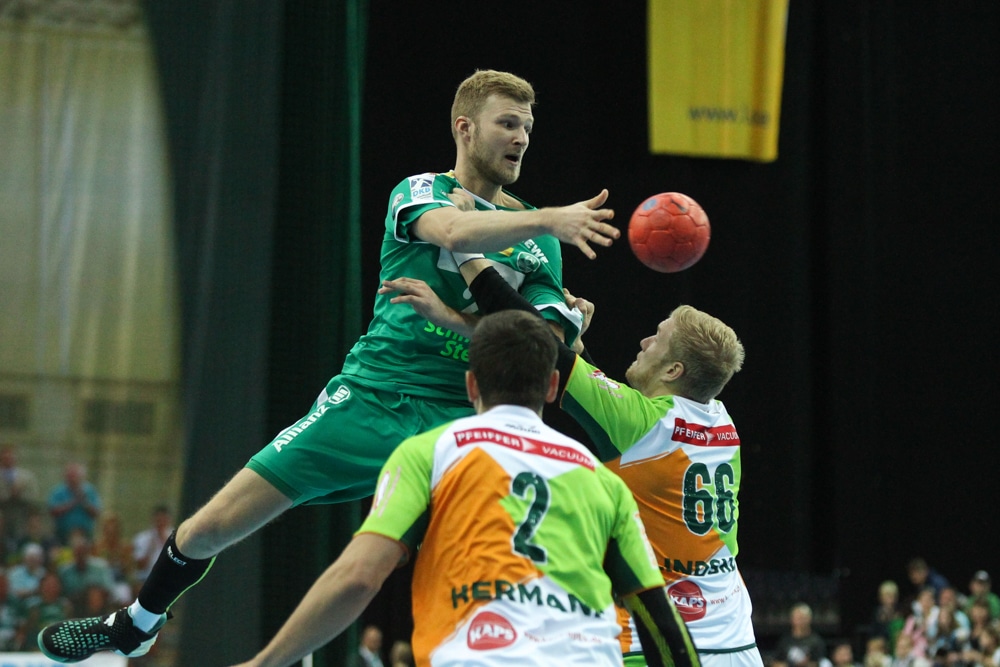 Eine vergeigte Schlussviertelstunde kostete den DHfK-Handballern ihren zweiten Heimsieg. Foto: Jan Kaefer