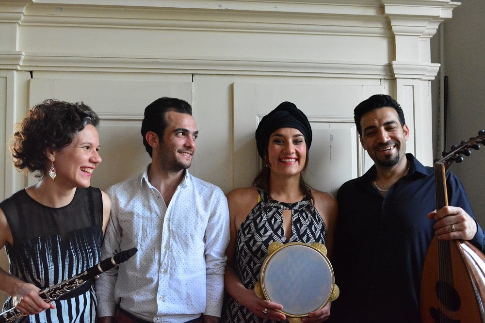 Ensemble-Sura_vor-Schrank_Antje-Taubert-Ghandi-Aljrf-Karolina-Trybala-Basel-Alkatrieb-v.-l.-n.r.., Foto:Ensemble-Sura