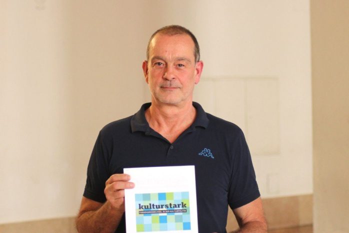 Falk Elstermann (die naTo), Sprecher für Soziokultur der Initiative "Leipzig plus Kultur" - Forderung nach 9,3 Millionen Euro Förderung für die freie Szene Leipzig pro Jahr im neuen Haushalt. Foto: L-IZ.de