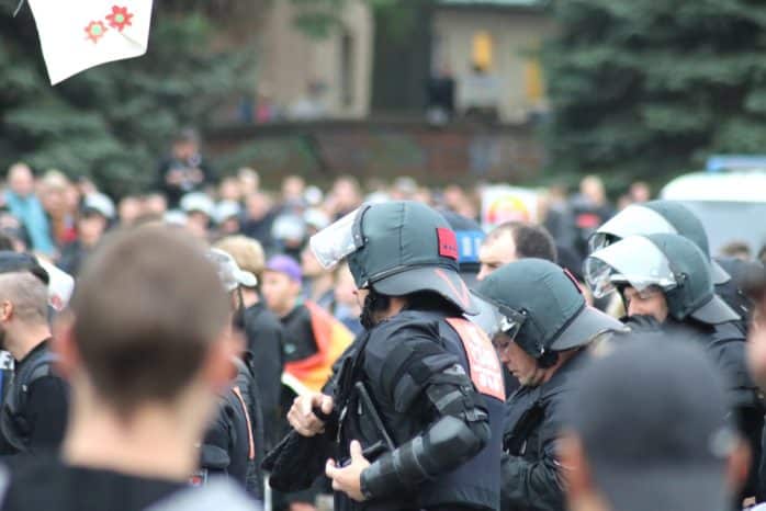 Kein Knüppel frei an der Blockade gegen die AfD. Foto: Michael Freitag