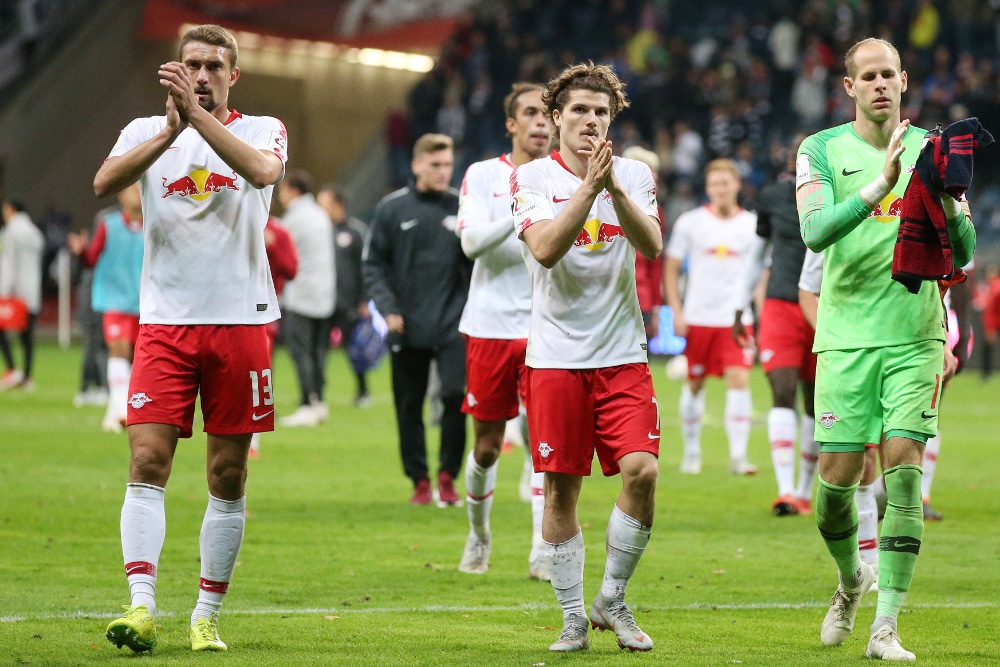 Die Spieler von RB Leipzig nach dem 1:1 in Frankfurt. Foto: GEPA Pictures
