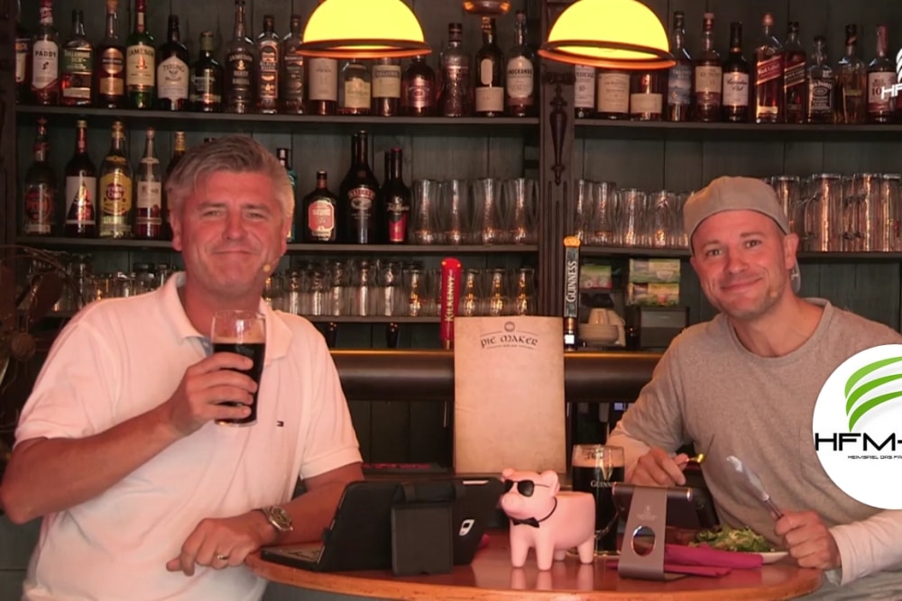 Norman Landgraf (li.) und Martin Hoch sportlich im "Pie Maker". Foto: Screenshot Sportpunkt