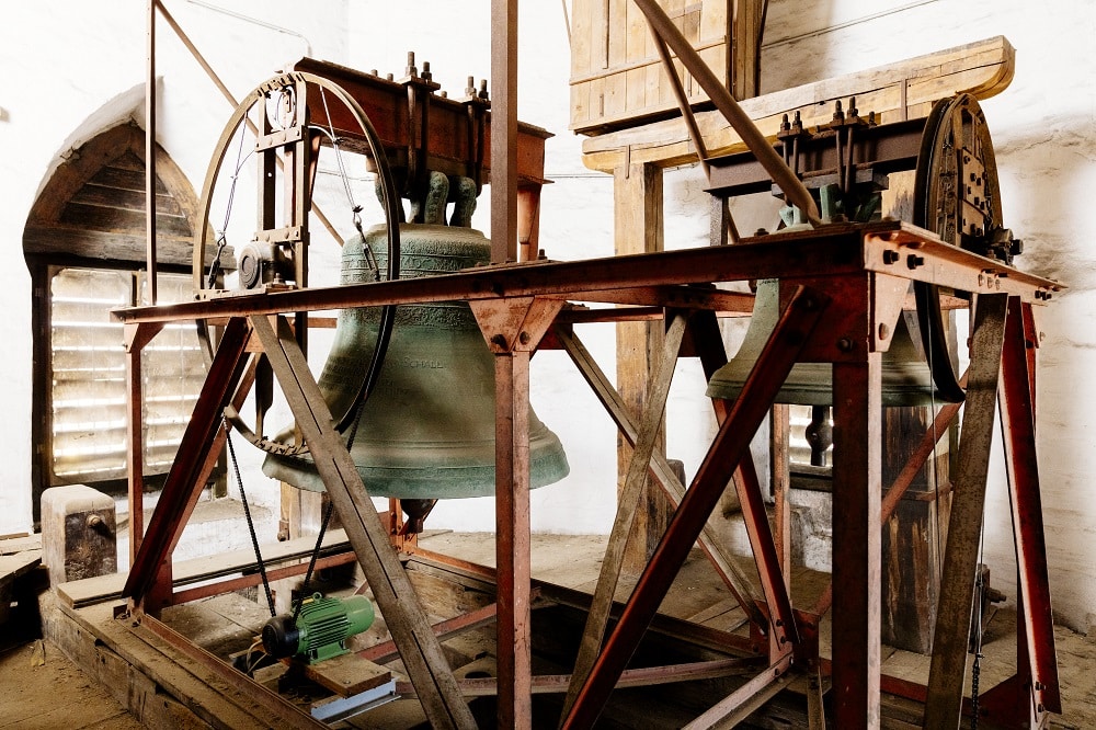Ungünstiger Stahlstuhl und veraltete Antriebe, Foto: Thomaskirche