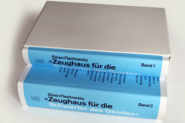 Sören Flachowskys Doppelband: "Zeughaus für die Schwerter des Geistes". Foto: Ralf Julke