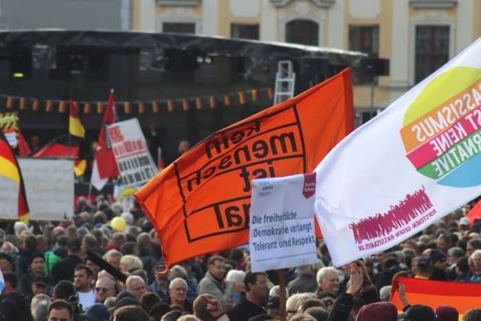 Pegida und der Gegenprotest am Neumarkt. Foto: L-IZ.de