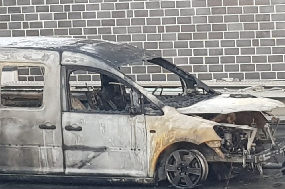 Das zerstörte Auto des Linken-Politikers. Foto: Sören Pellmann