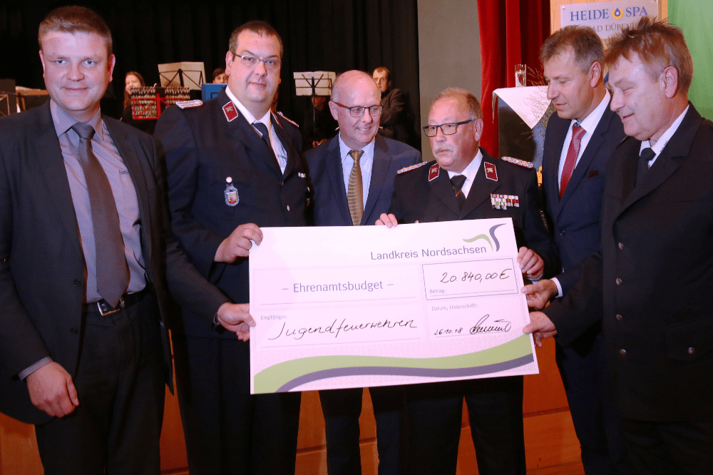 Scheckübergabe an die Freiwillige Feuerwehr, Quelle: Landkreis Nordsachsen