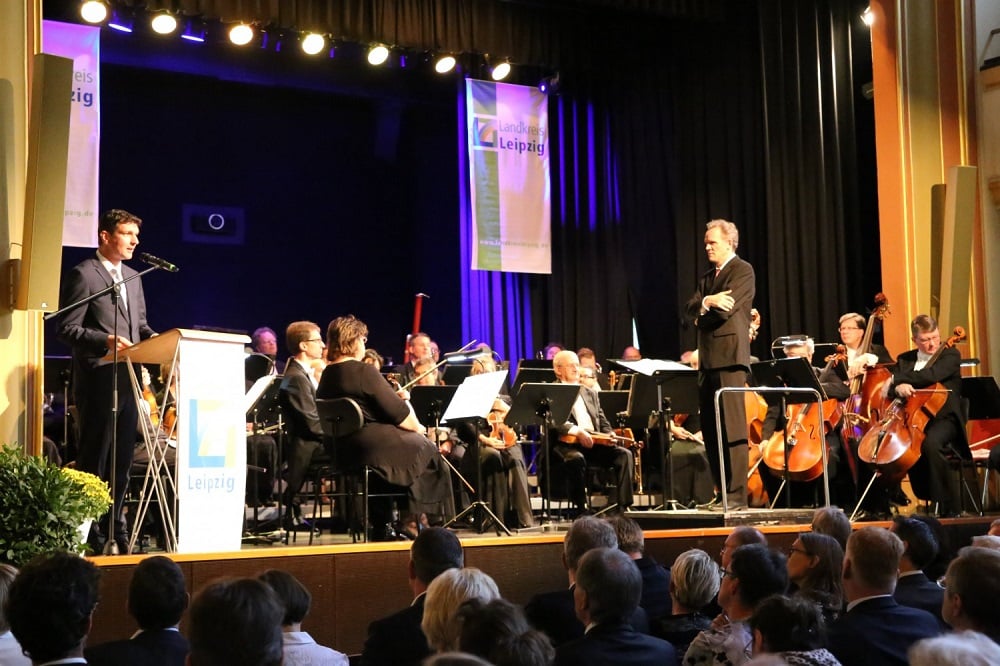 Henry Graichen und das Leipiziger Symphonieorchester mit Nicolas Krüger Foto: Landratsamt Landkreis Leipzig