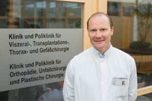 Bereichsleiter Prof. Stefan Langer: „Die Plastische Chirurgie ist ein junges und innovatives chirurgisches Fach." Foto: Stefan Straube / UKL