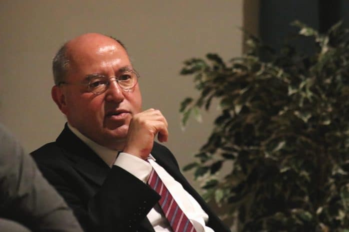 Gregor Gysi im Schiller-Gymnasium zu Gast. Foto: L-IZ.de