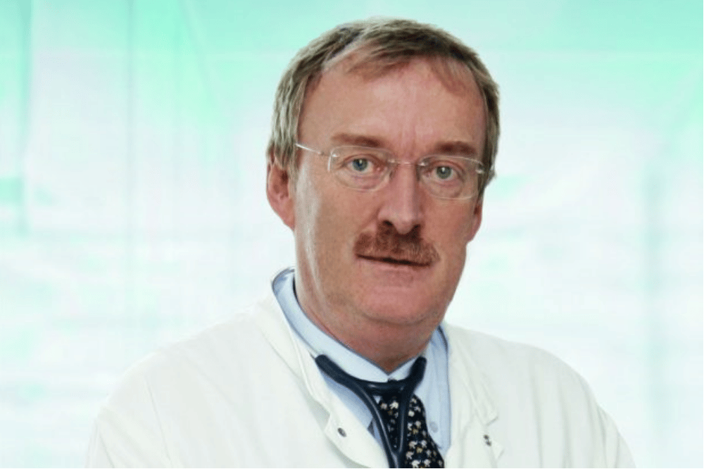 Prof. Joachim Mössner leitete 25 Jahre lang die Klinik und Poliklinik für Gastroenterologie und Rheumatologie am UKL. Foto: Stefan Straube / UKL