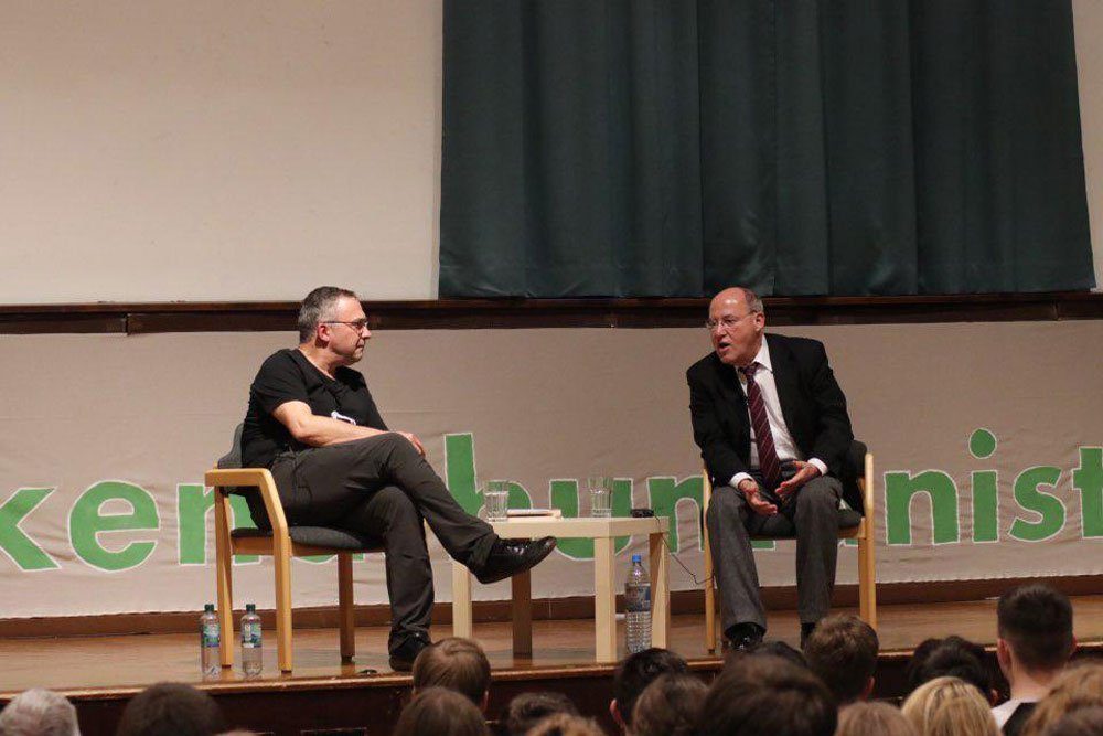 Gregor Gysi zu Gast am Schillergymnasium. Foto: L-IZ.de