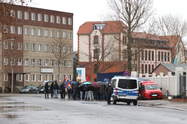 Friedlicher Protest am 21.12.2018 vor der Al-Rahman-Moschee in der Roscherstraße. Foto: L-IZ.de