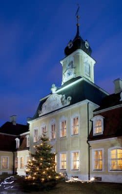 Gohliser Schloss, Hofseite mit WeihnachtsbaumFoto: Helga Schulze-Brinkop