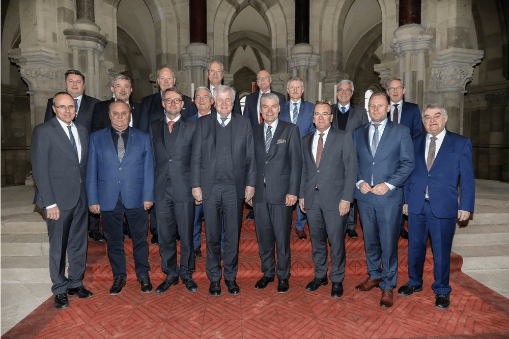 Gruppenfoto Innenminister und -senatoren. Quelle: Sächsisches Staatsministerium des Innern