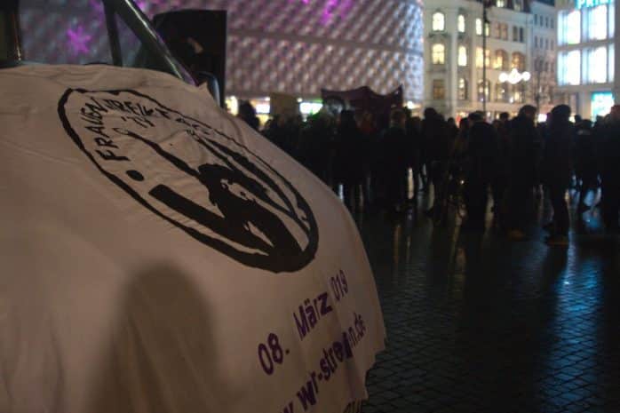 "Wir Streiken". Foto: Alexander Böhm