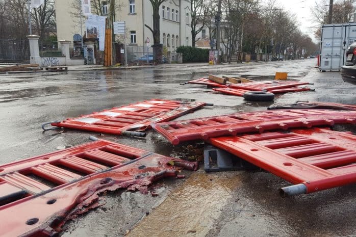 Reste einer Barrikade an der Karl-Heine-Straße am 1. 1. 2019. Foto: L-IZ.de