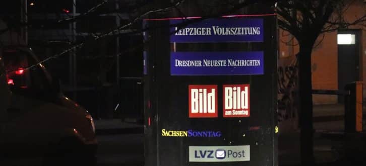 Eine Säule an der LVZ-Druckerei in Leipzig Stahmeln verkündet seit dem 2. Januar 2019 endgültig das Gestern. Foto: L-IZ.de