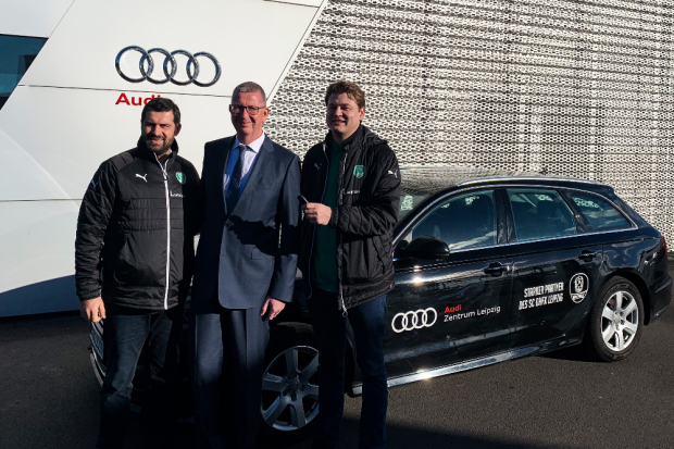 Fahrzeugübergabe. Quelle: SC DHfK Handball Verwaltung GmbH