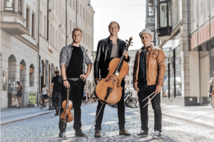 Sebastian Maul (35, Cello, Gesang), Philippe Amadé Polyak (24, Violine, Background-Gesang) und Stan Neufeld (30, Schlagzeug). Quelle: Stilbruch