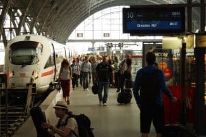 Der Zug nach Dresden ist eingefahren ... Foto: Ralf Julke