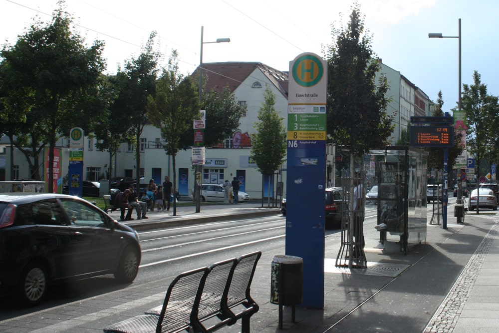 Straßenbahnhaltestelle am Otto-Runki-Platz. Foto: Ralf Julke