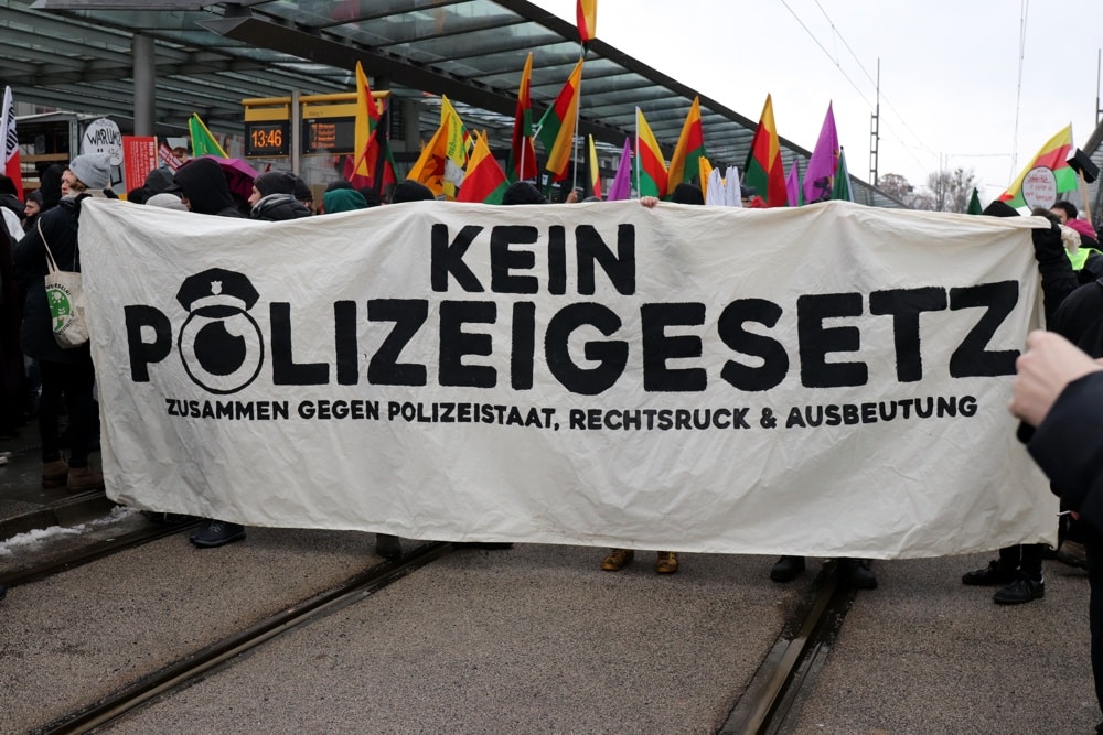 5.000 Gegner des neuen Polizeigesetzes in Dresden. Foto: Marco Arenas