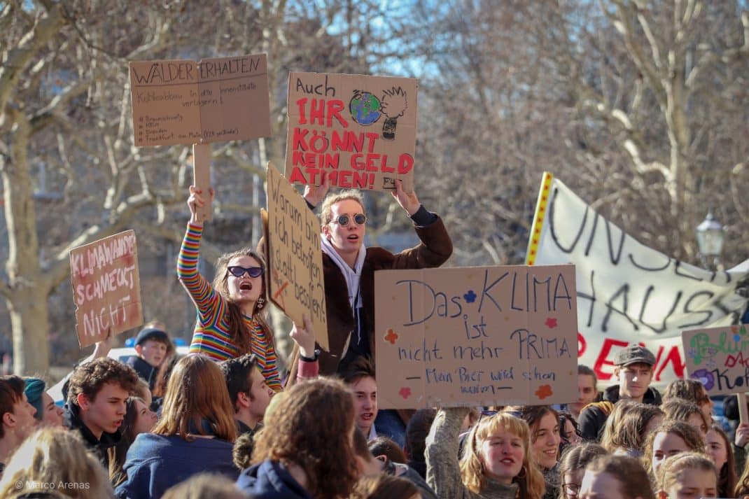 Freitags mal wieder für das Klima auf der Straße. Die fridaysforfuture-Bewegung in Leipzig. Foto: Marco Arenas