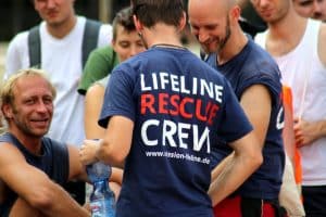 Die Mission Lifeline Crew am 4. August 2018 bei der Seebrücke-Demo in Leipzig. Foto: L-IZ.de