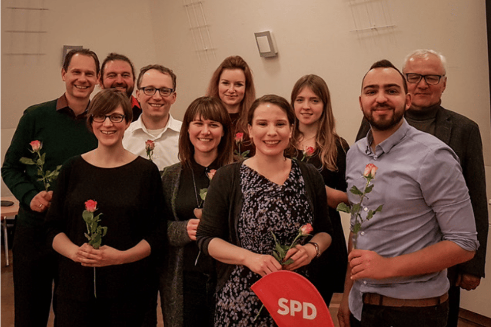 Vorne: Anna Clement, Pia Heine, Leonie Weber, Nathanael Meyer; hinten: Heiko Oßwald, Youssef Addala, Jan Freundorfer, Anna-Luise Friedrich, Maren Beischall, Siegward Binkau. Quelle: SPD Leipzig-Mitte
